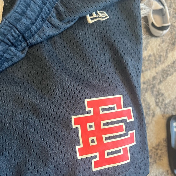 Eric Emanuel Mens Yankee shorts size M - Picture 3 of 4